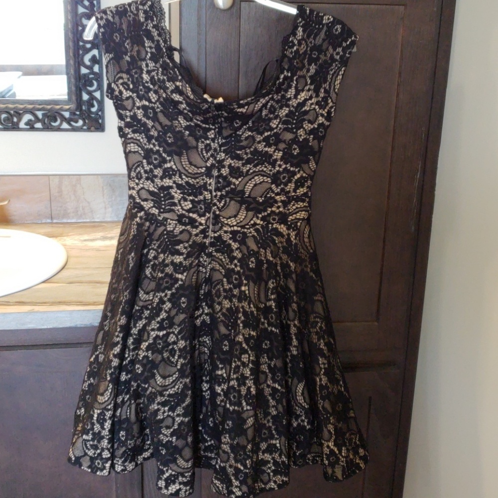 Dress - Picture 2 of 5
